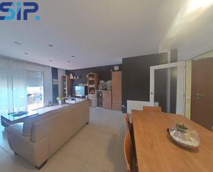 Sala d'estar de Pis en venda en Vilafranca del Penedès amb Aire condicionat, Calefacció i Jardí privat
