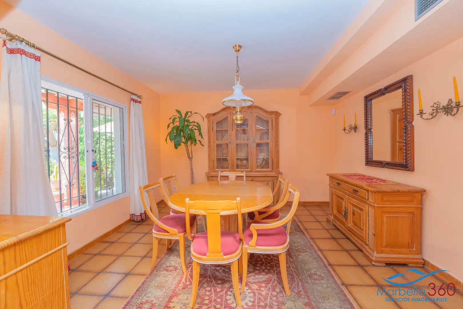 Comedor de Casa o chalet en venta en Marbella con Aire acondicionado, Jardín privado y Terraza