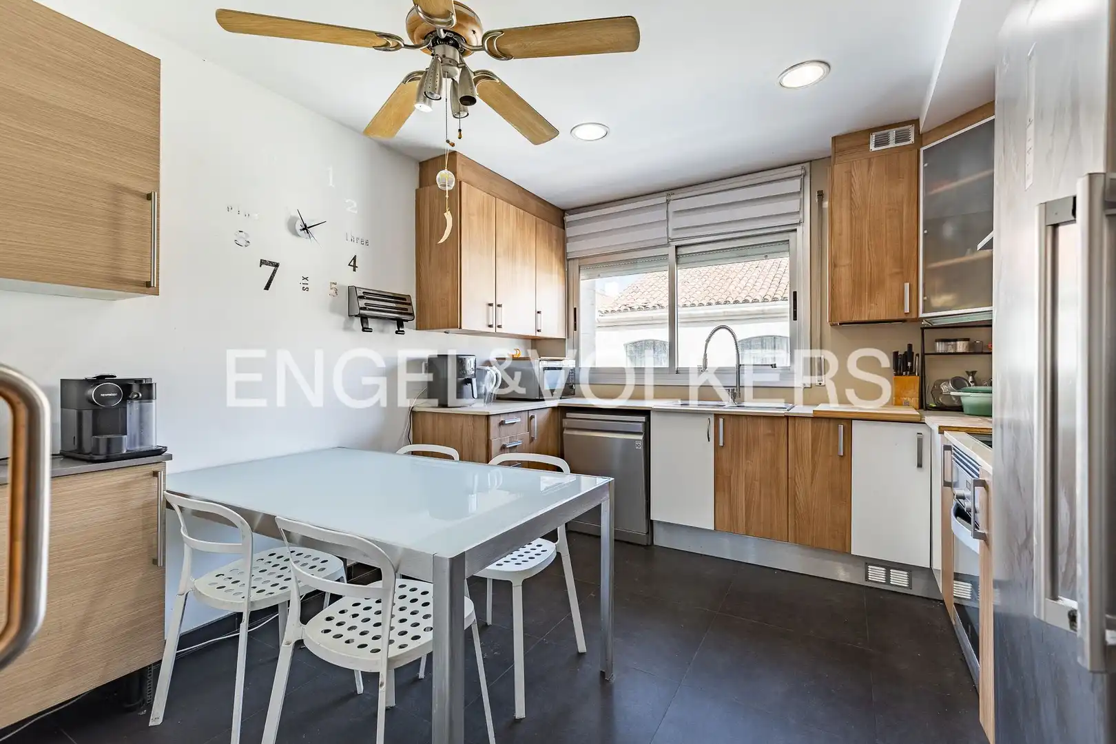 Cocina de Casa adosada en venta en Sabadell con Calefacción, Terraza y Balcón