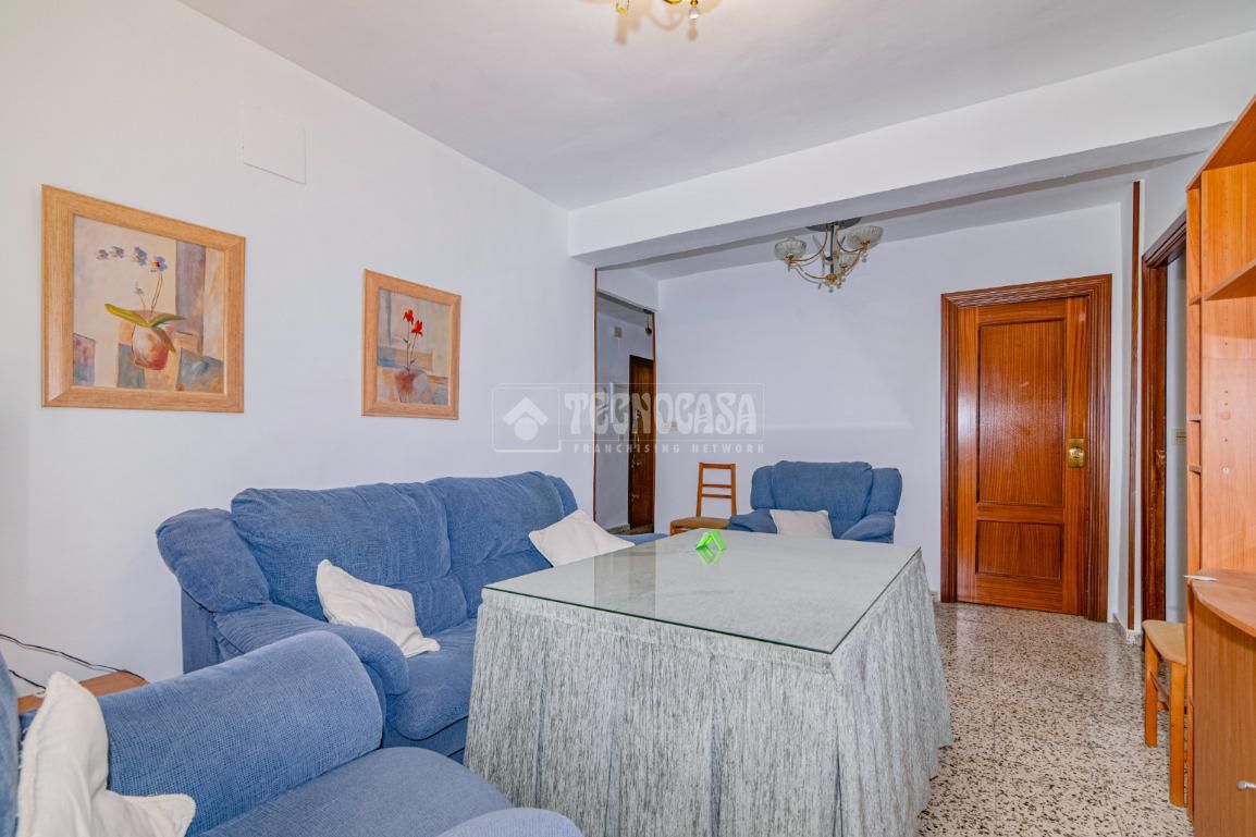Living room of Flat for sale in  Granada Capital