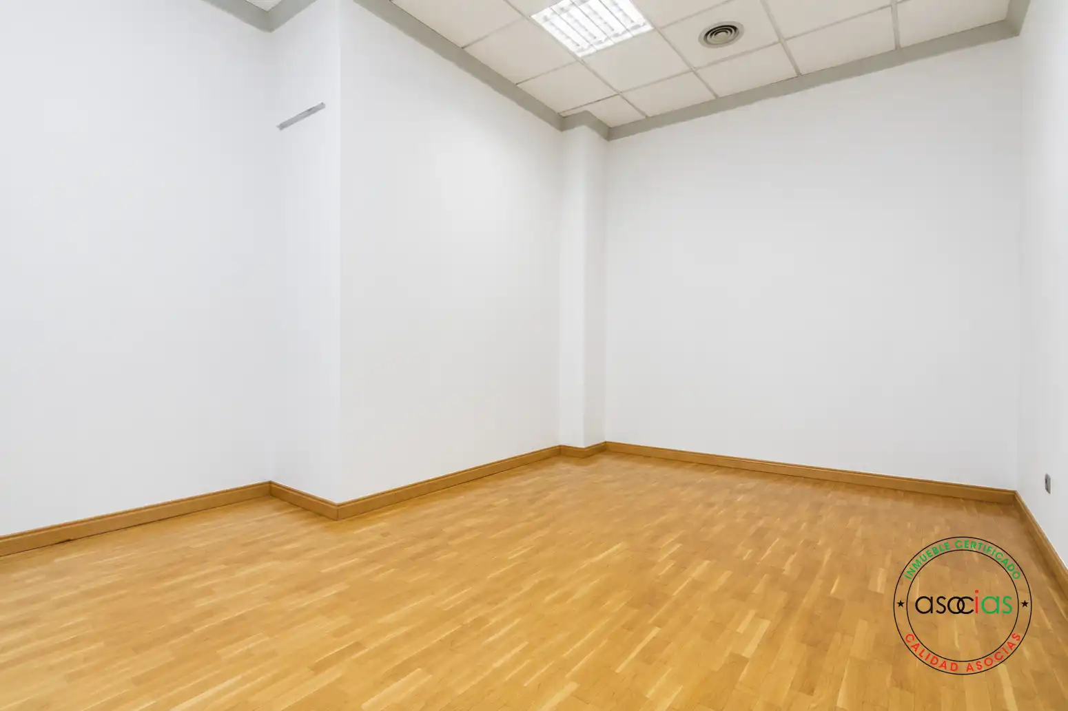 Local comercial en venta en Sama - CL CAPITAN ALONSO NART 19, imagen 3