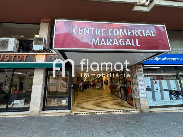 Local comercial en Alquiler en Carrer de la Indústria en El Camp de l'Arpa del Clot
