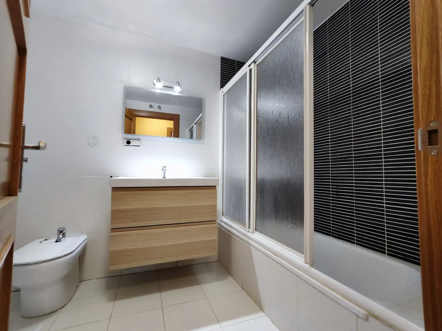 Bathroom of Flat for sale in  Logroño  with Air Conditioner, Heating and Private garden