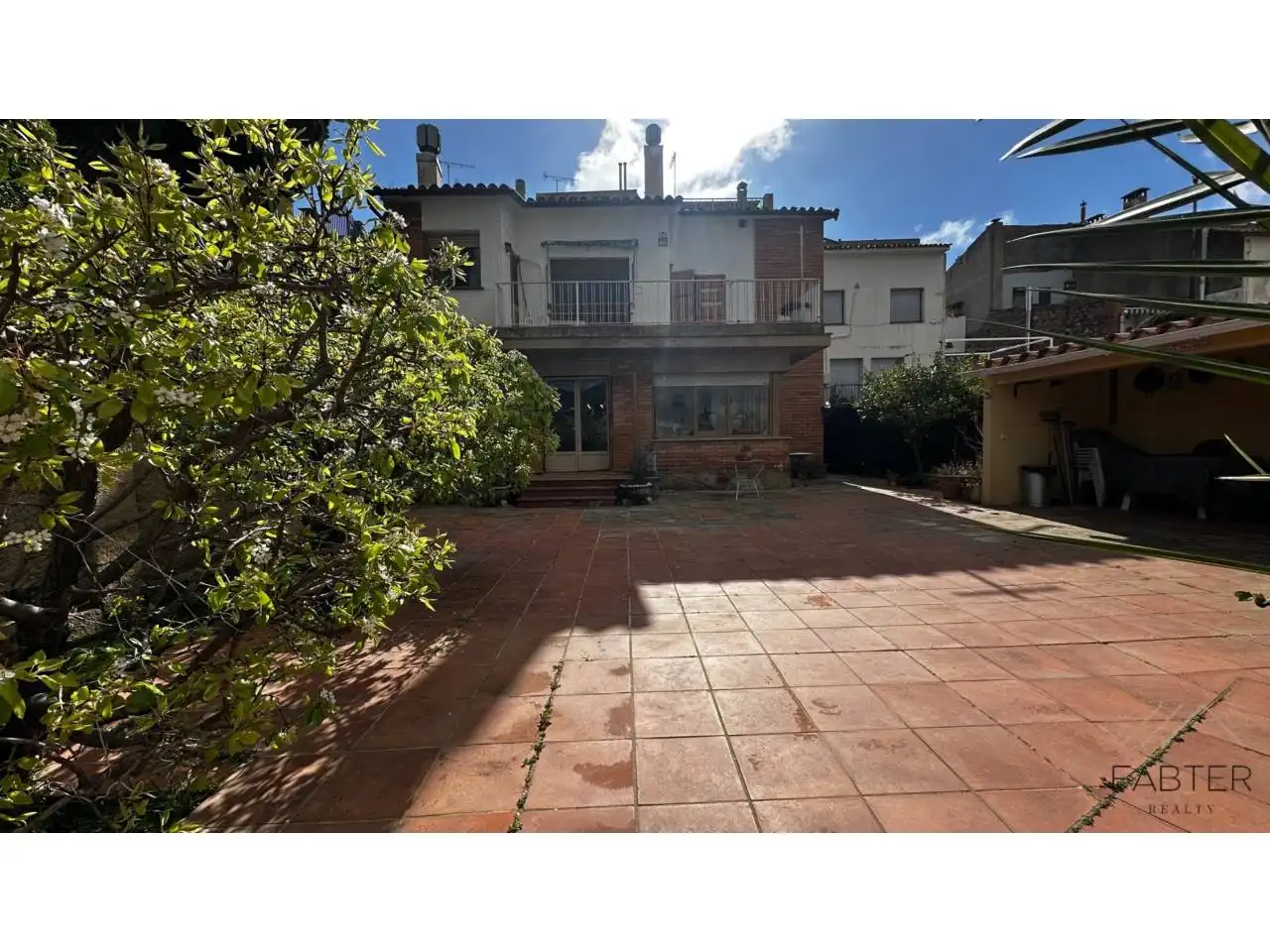 Casa con giardino in vendita a Calle Agustí Santacruz