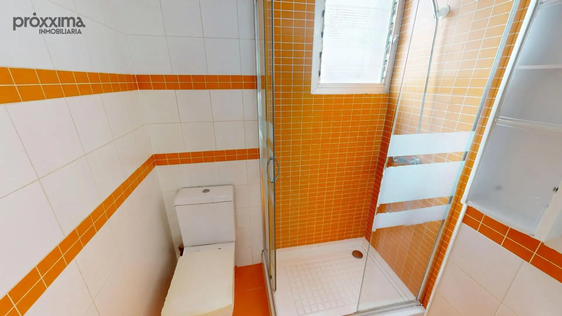 Bany de Pis en venda en Sevilla amb Aire condicionat i Terrassa