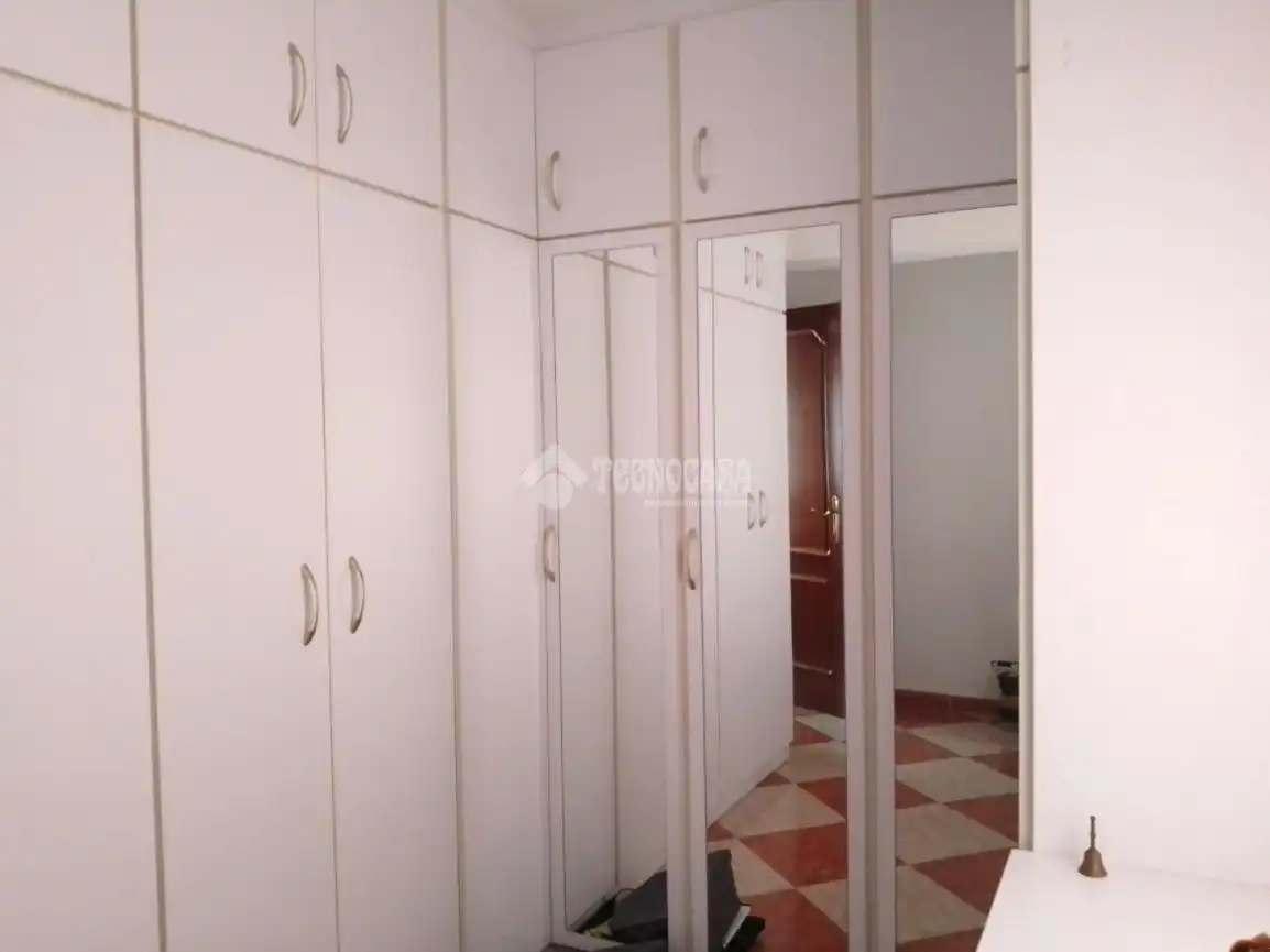 Habitación de Piso en venta en Sevilla con Aire acondicionado, Terraza y Amueblado