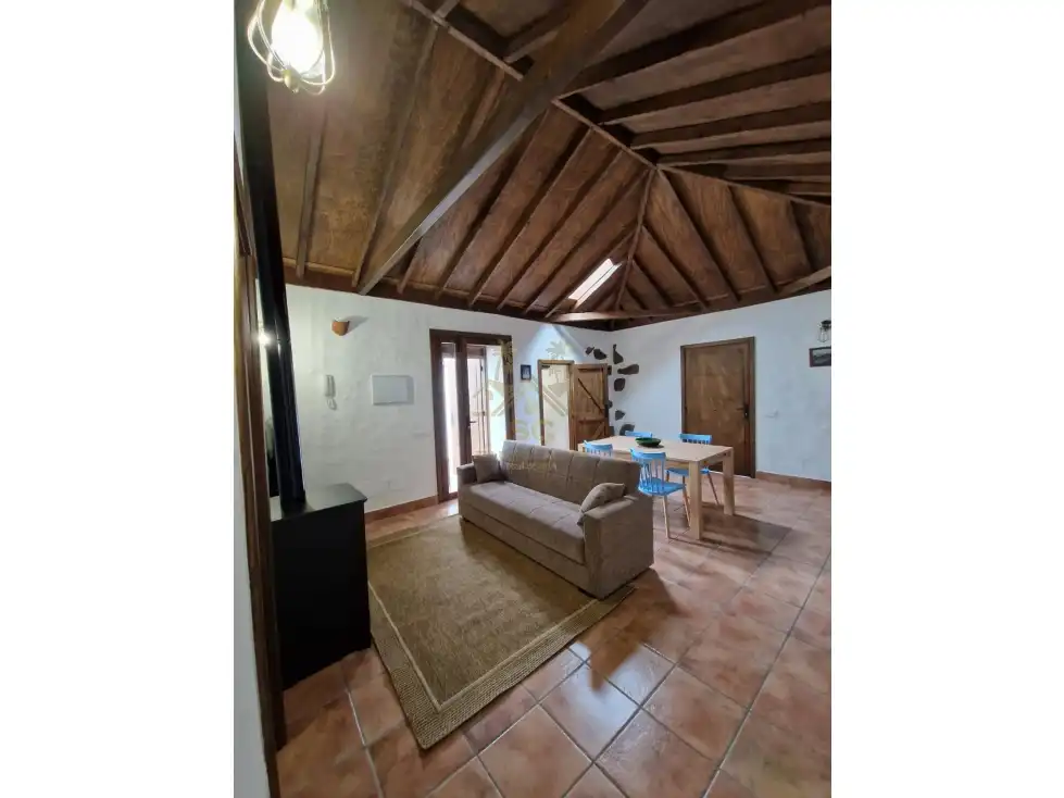 Sala d'estar de Casa o xalet en venda en Icod de los Vinos amb Terrassa i Moblat