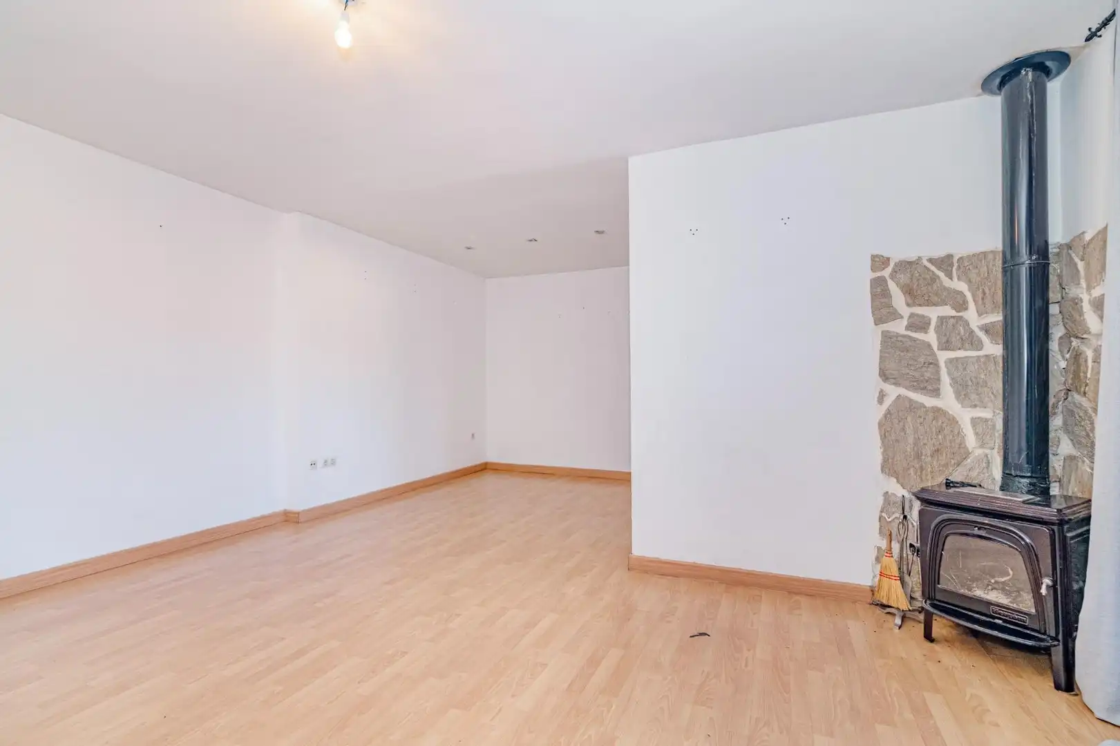 Dachboden zum Verkauf in La Zubia mit Klimaanlage, Terrasse und Abstellraum