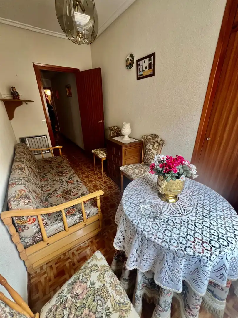 Sala de estar de Piso en venta en  Logroño con Calefacción, Terraza y Trastero