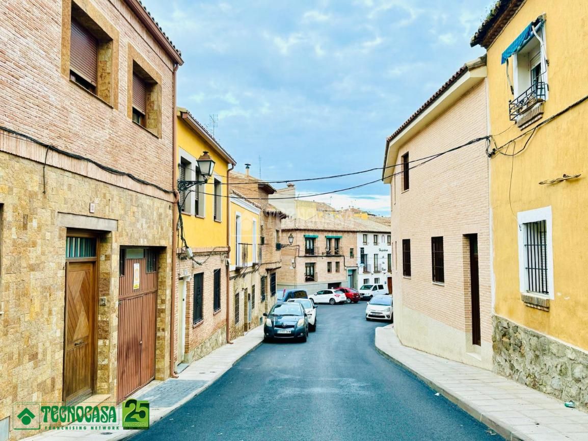 Casa adosada en venda a Antequeruela y Covachuelas