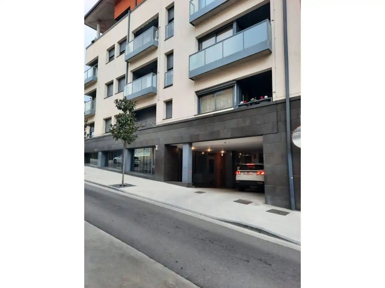 Parking for sale in Pasaje Germanes Fradera