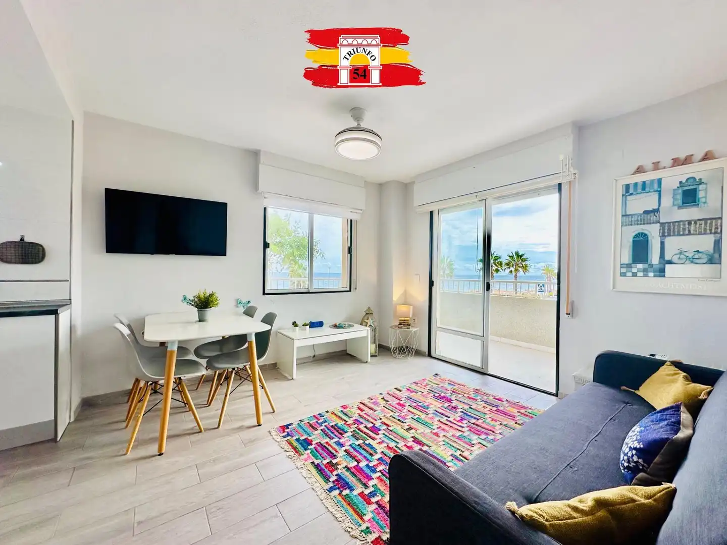 Sala d'estar de Planta baixa en venda en Pilar de la Horadada amb Terrassa, Moblat i Balcó