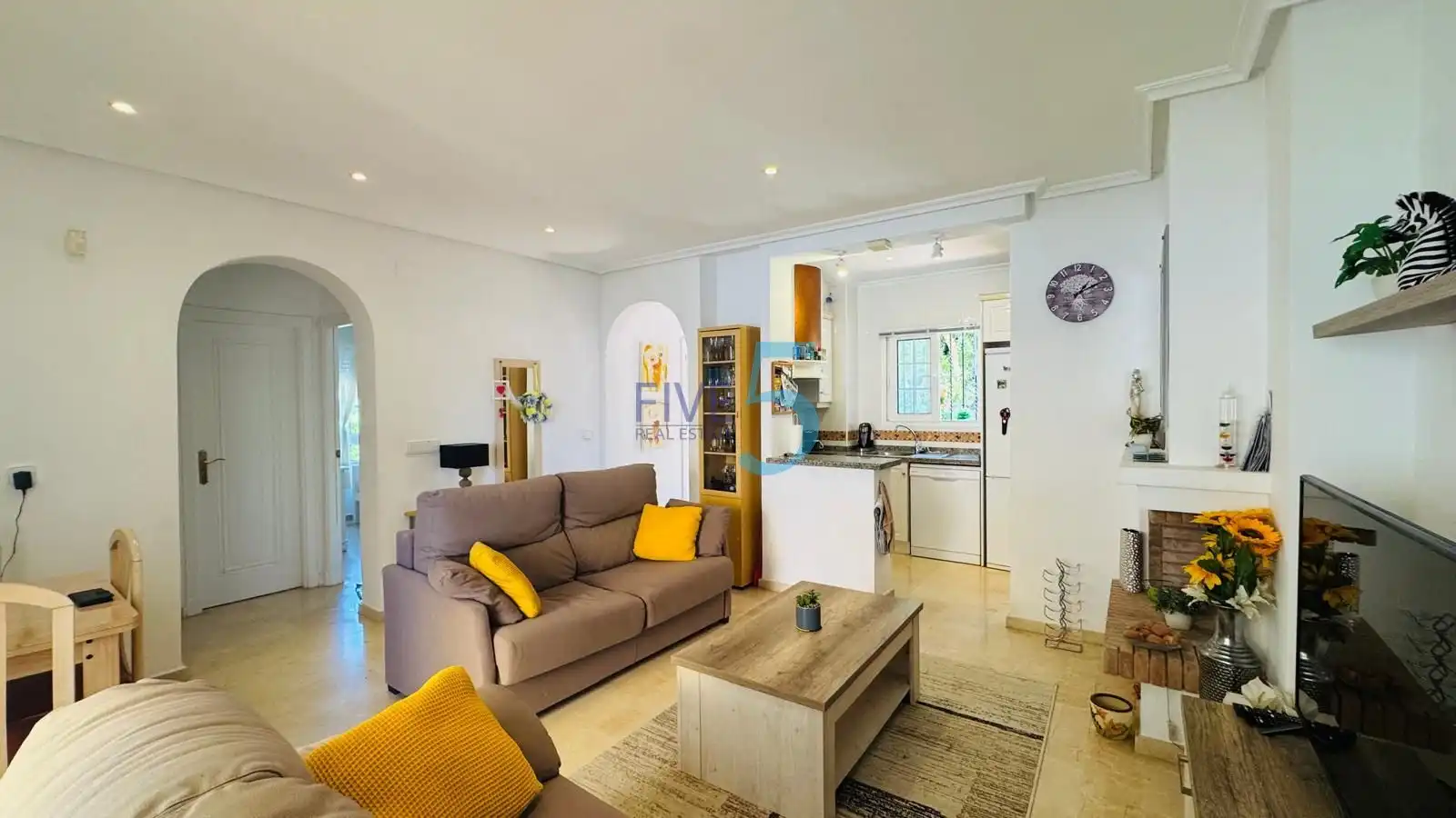 Wohnzimmer von Wohnung zum Verkauf in Orihuela mit Klimaanlage, Terrasse und Schwimmbad