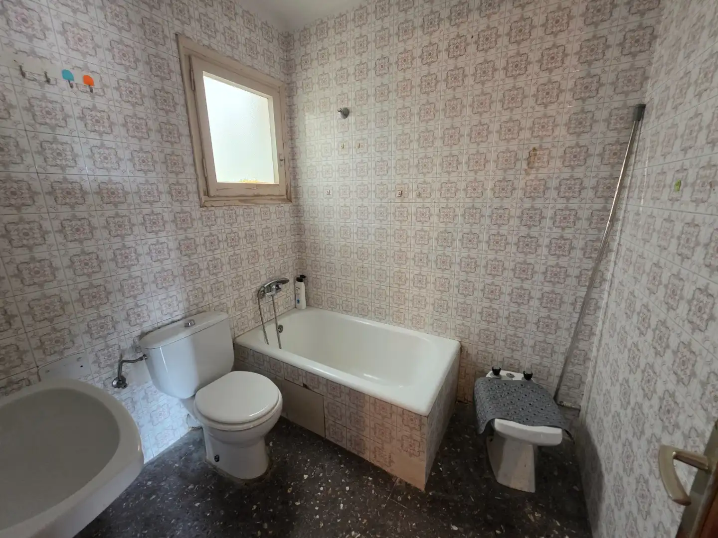 Baño de Piso en venta en Manlleu con Trastero, Balcón y Alarma
