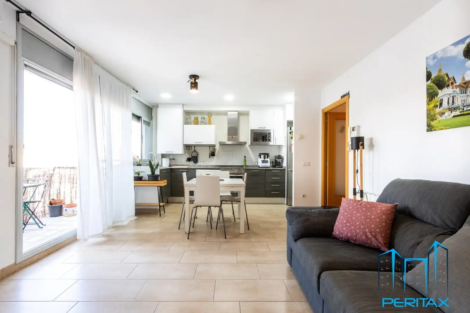 Penthouse with terrace for sale in Carrer de les Tres Creus, imagen 8