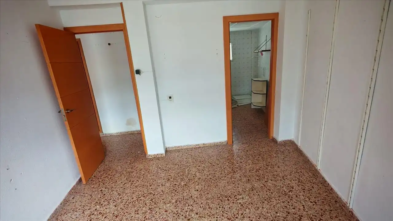 Wohnungen zum Verkauf in Canals mit Balkon