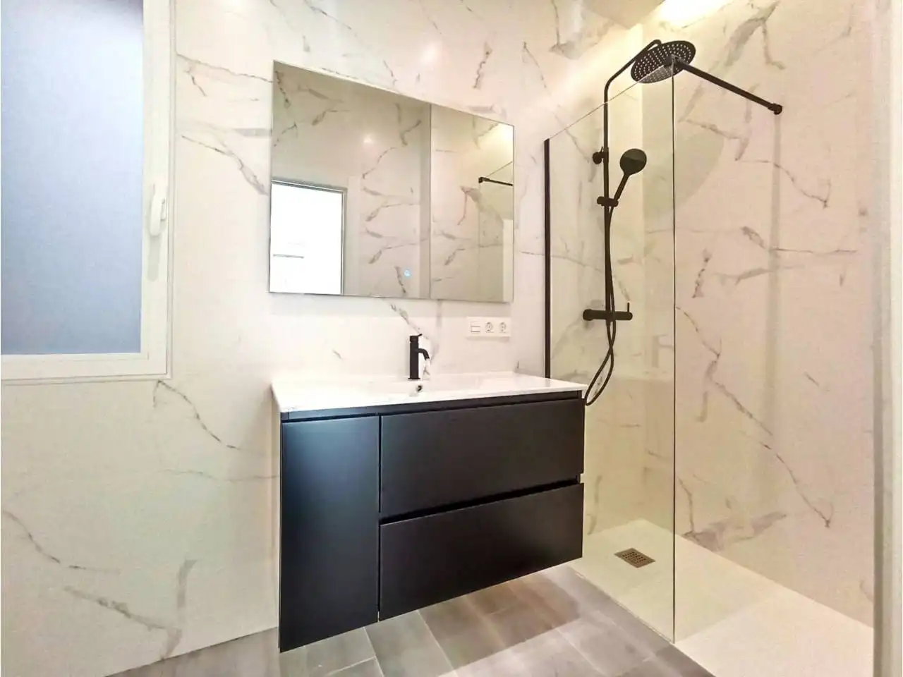 Baño de Piso en venta en Burgos con Calefacción, Amueblado y Alarma