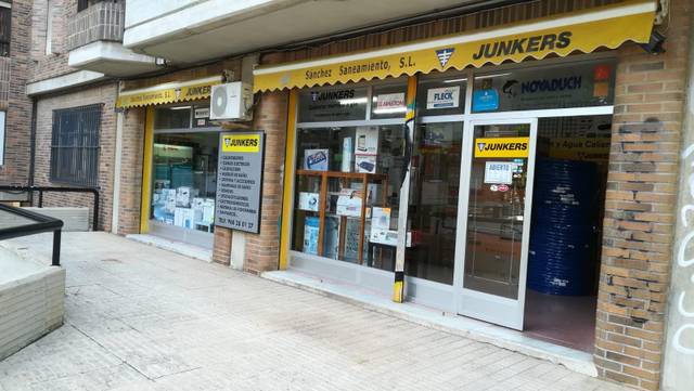 Local comercial en Alquiler en Beniaján