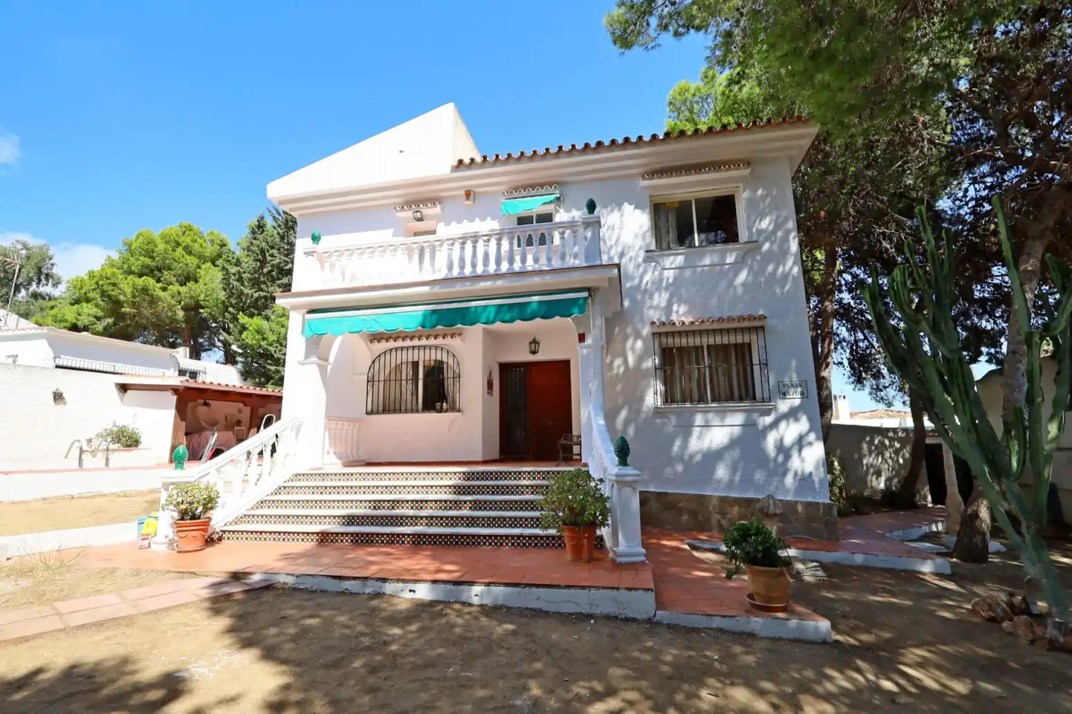 Vista exterior de Casa o chalet en venta en Torremolinos con Calefacción y Terraza