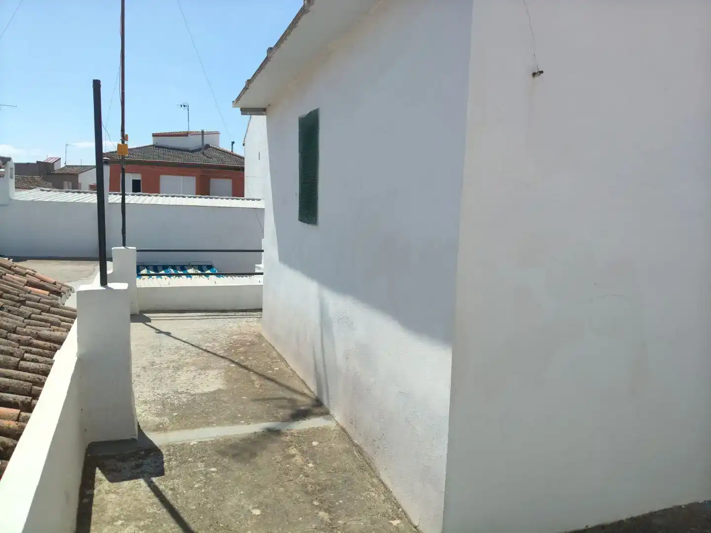 Vista exterior de Casa adosada en venda en Mora amb Traster i Moblat