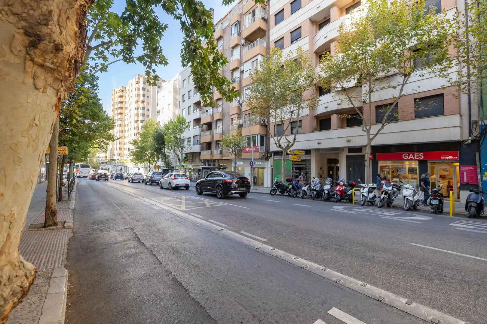 Gewerbefläche zum Verkauf in Avenida del Doctor Olóriz