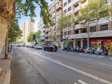 Local comercial en venda a Avenida del Doctor Olóriz
