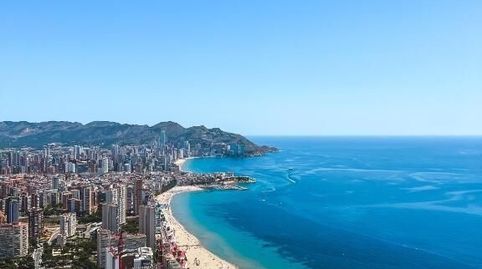 Foto 2 de Apartamento de alquiler en Playa Poniente, Benidorm