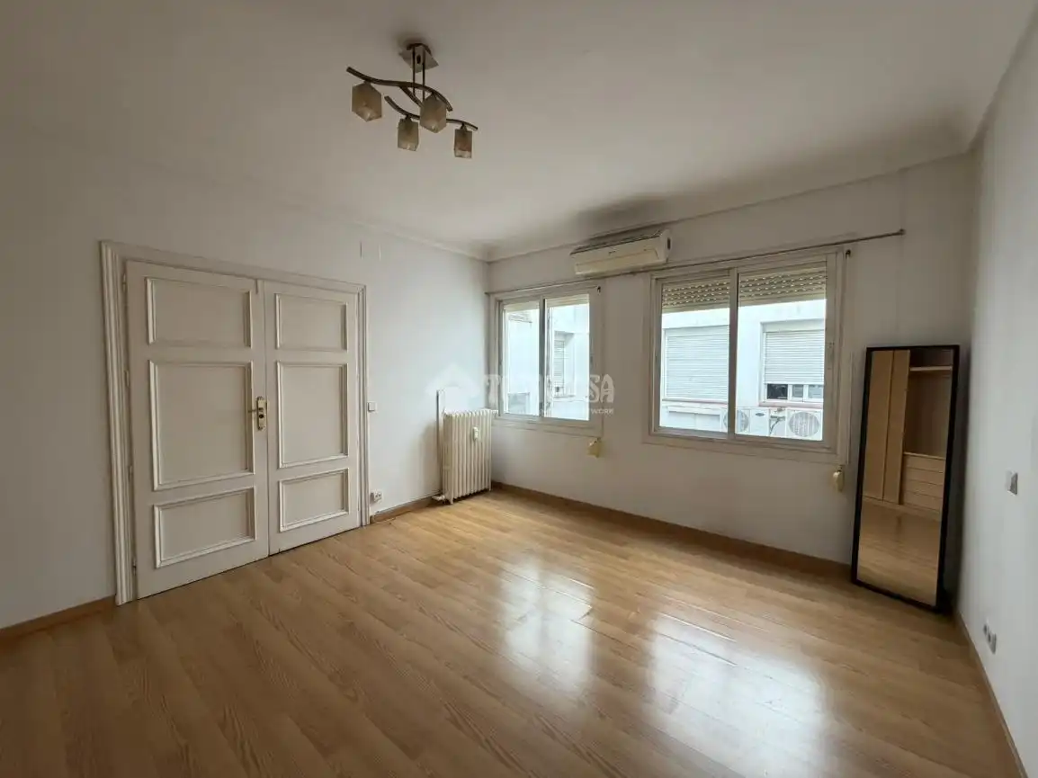 Bedroom of Flat for rent in Madrid  with Air Conditioner and Heating