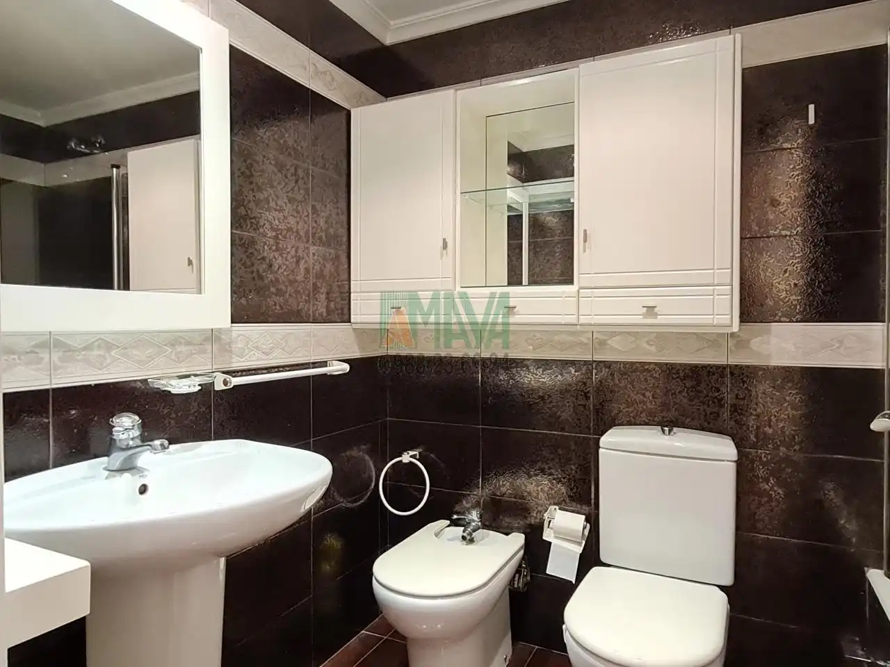 Baño de Apartamento de alquiler en Ourense Capital  con Calefacción y Amueblado