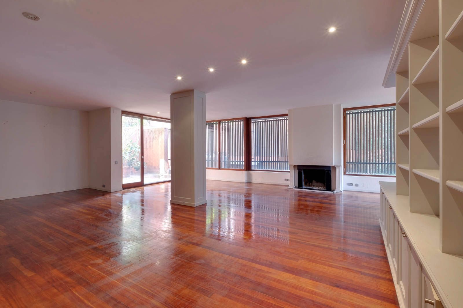 Sala d'estar de Pis en venda en  Barcelona Capital amb Terrassa i Balcó
