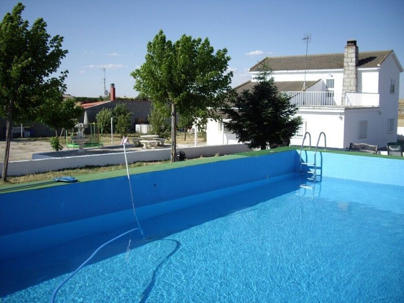 Swimming pool of House or chalet for sale in Arapiles  with Heating, Private garden and Terrace