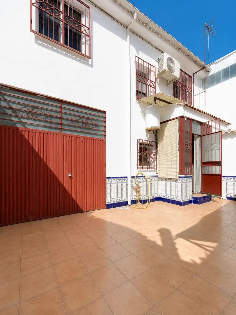 Vista exterior de Casa o xalet en venda en Albolote amb Terrassa
