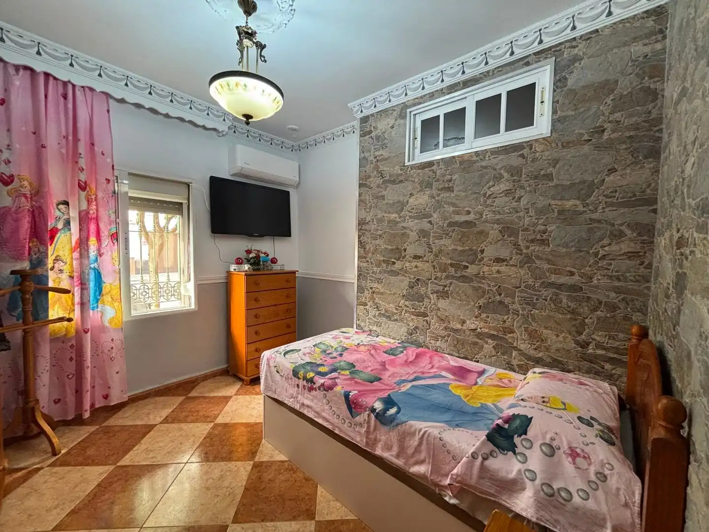 Habitación de Casa o chalet en venta en Dos Hermanas con Aire acondicionado