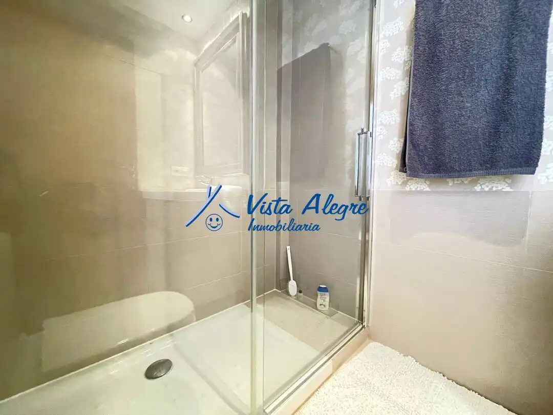 Baño de Ático en venta en Haro con Calefacción, Parquet y Terraza