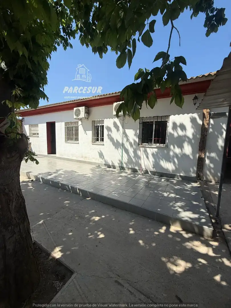 Vista exterior de Casa o xalet en venda en Córdoba amb Aire condicionat i Jardí privat