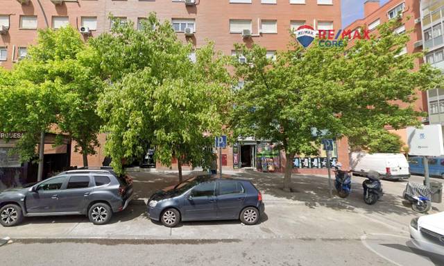 Garaje en Venta en Los Rosales