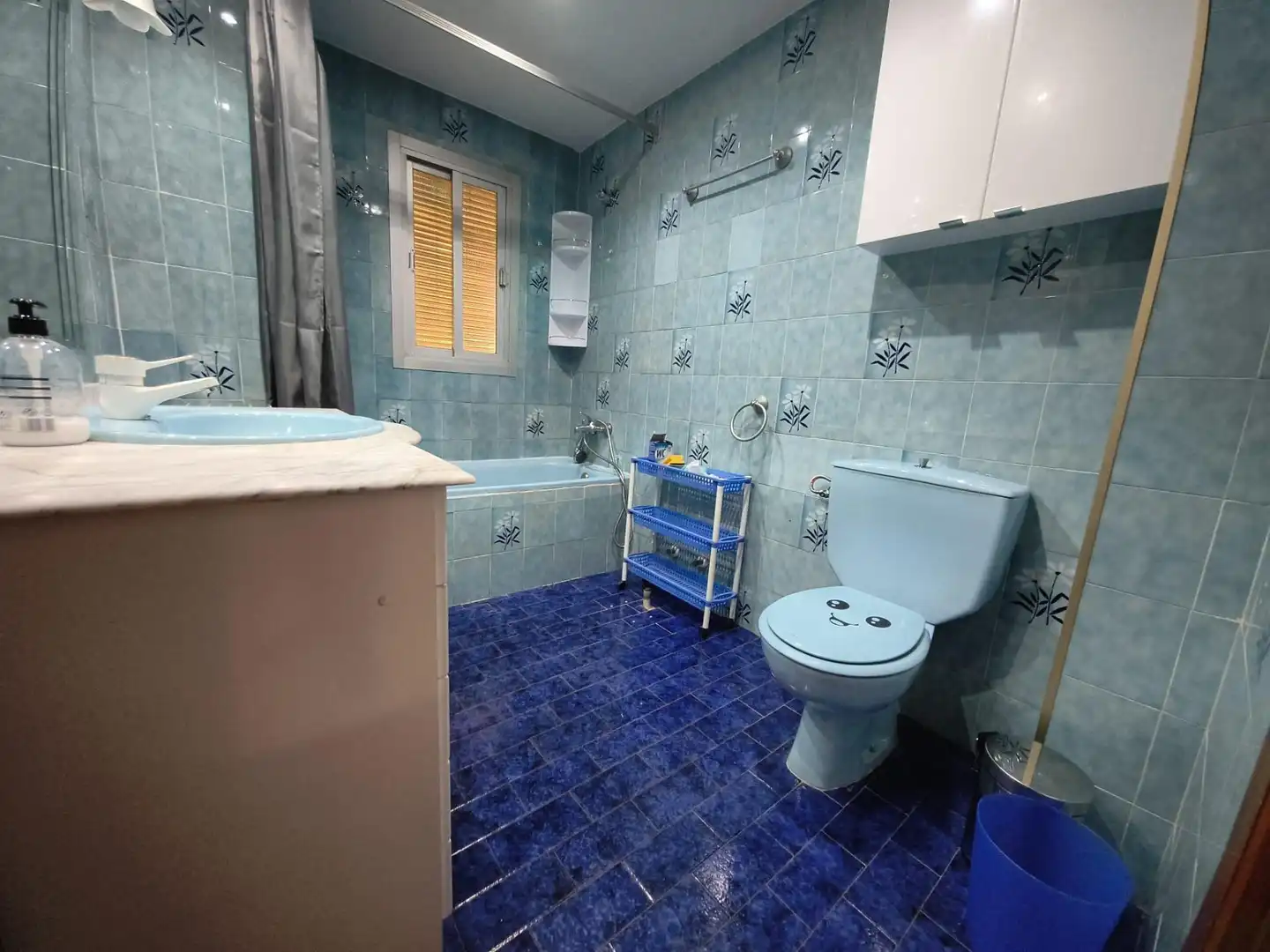 Bathroom of Flat for rent in Ronda