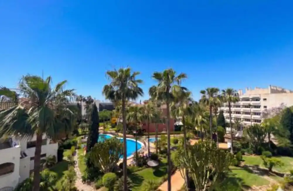 Jardí de Apartament de lloguer en Marbella amb Aire condicionat, Terrassa i Moblat