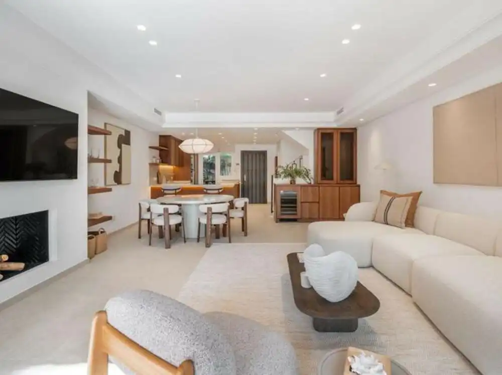 Sala d'estar de Casa adosada de lloguer en Marbella amb Aire condicionat, Terrassa i Traster