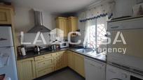 Kitchen of Duplex for sale in Dos Hermanas