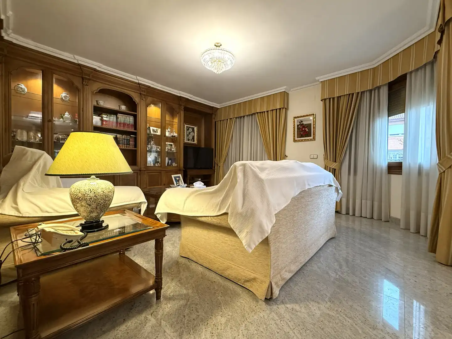 Sala d'estar de Casa o xalet en venda en Alcalá de Henares amb Aire condicionat, Calefacció i Jardí privat