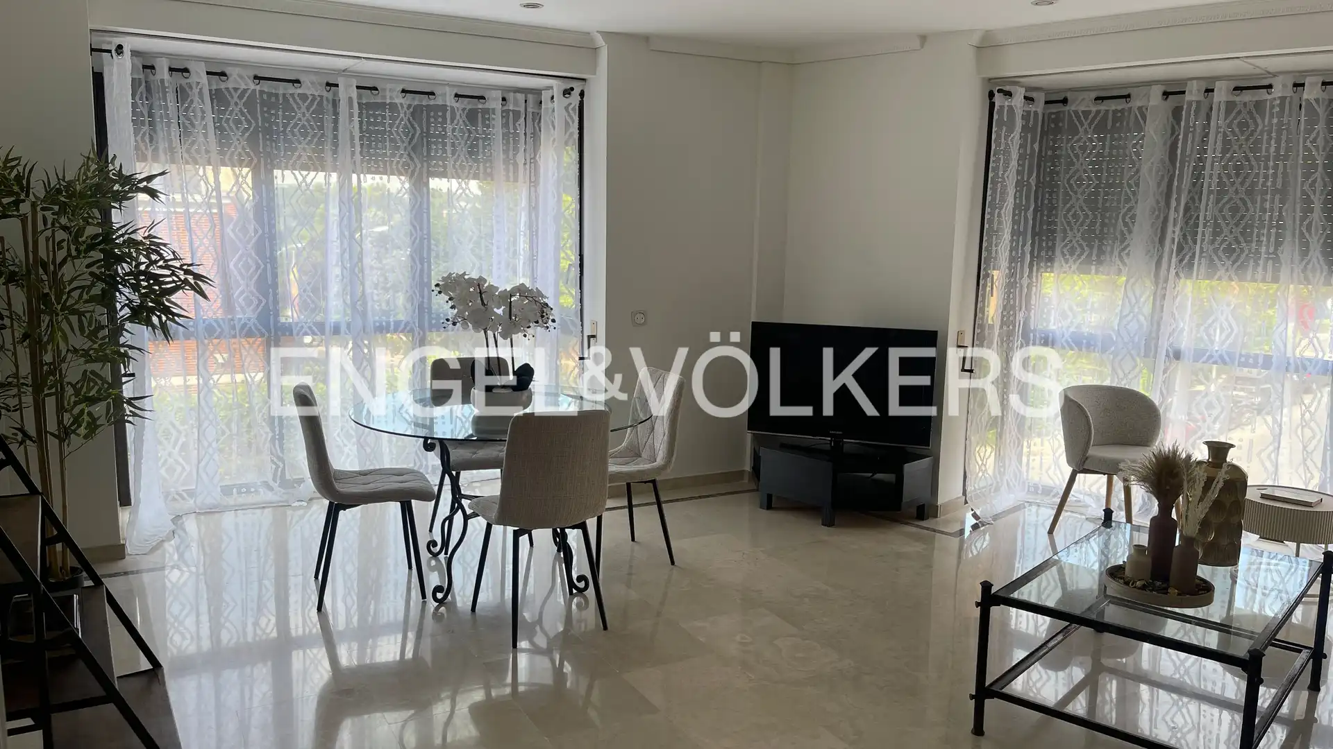 Vista exterior de Piso en venta en Madrid con Aire acondicionado, Calefacción y Piscina