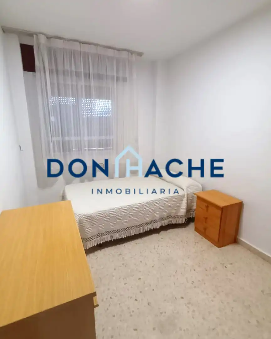 Dormitori de Pis en venda en Mérida amb Aire condicionat i Moblat
