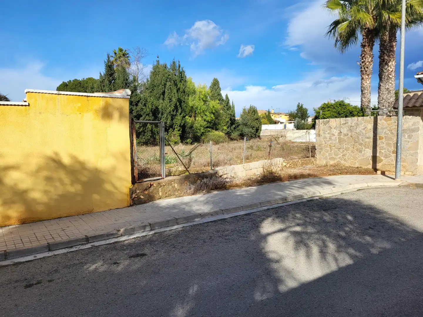 Wohnbaugrundstück zum Verkauf in Calle CARRER ROSES