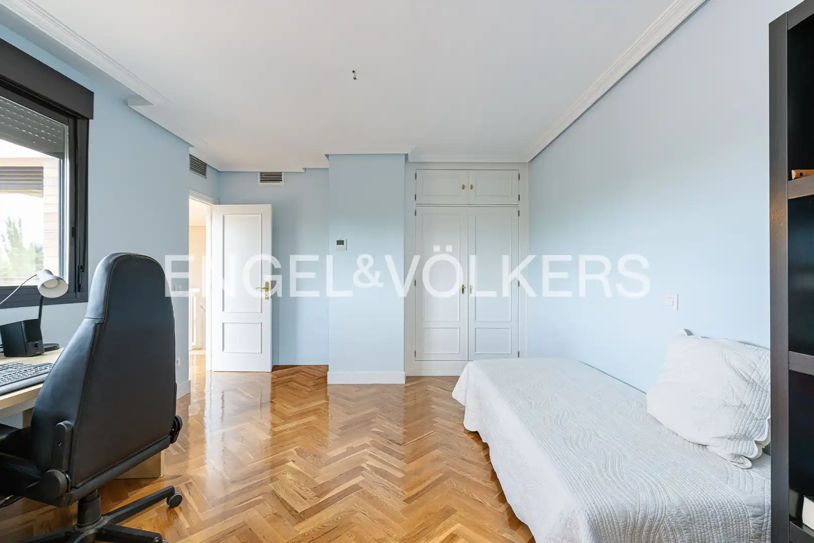 Habitación de Ático en venta en Majadahonda con Aire acondicionado, Calefacción y Parquet