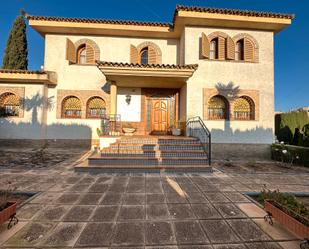 Casa o xalet en venda en Linares amb Aire condicionat, Jardí privat i Terrassa