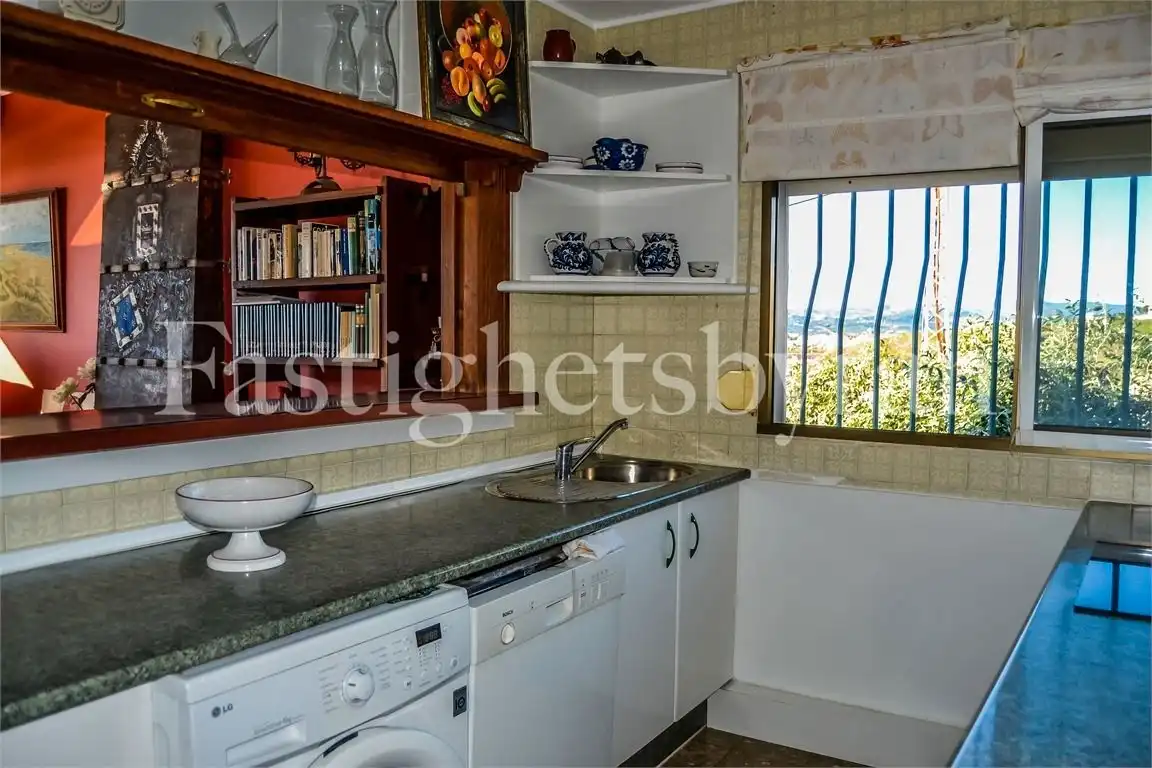 Cocina de Casa o chalet en venta en Vélez-Málaga con Jardín privado, Terraza y Piscina