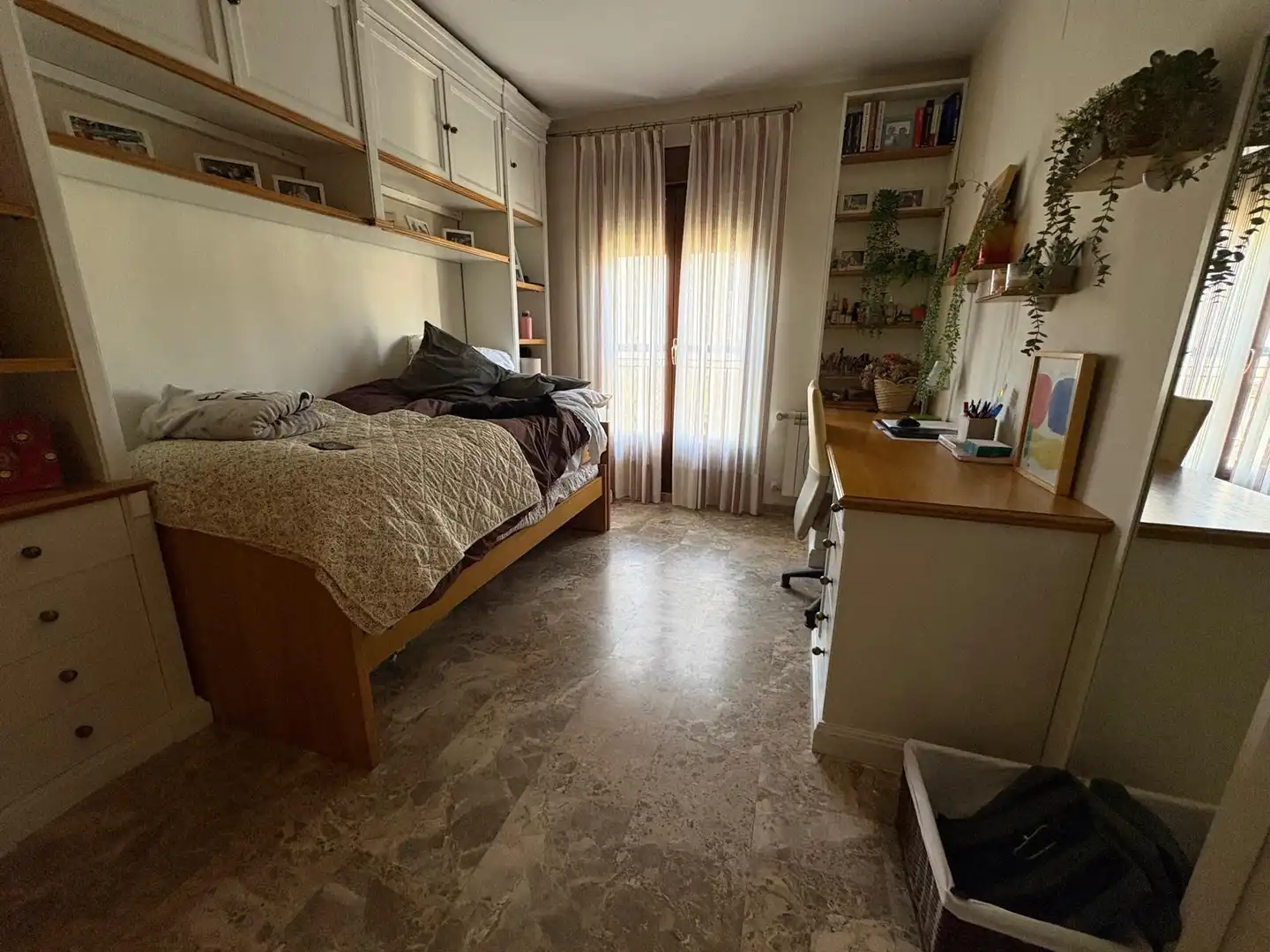 Dormitori de Casa adosada en venda en Córdoba amb Aire condicionat, Calefacció i Jardí privat