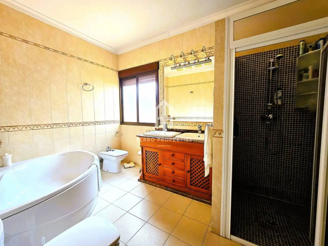 Bany de Casa o xalet en venda en Algarinejo amb Aire condicionat i Terrassa