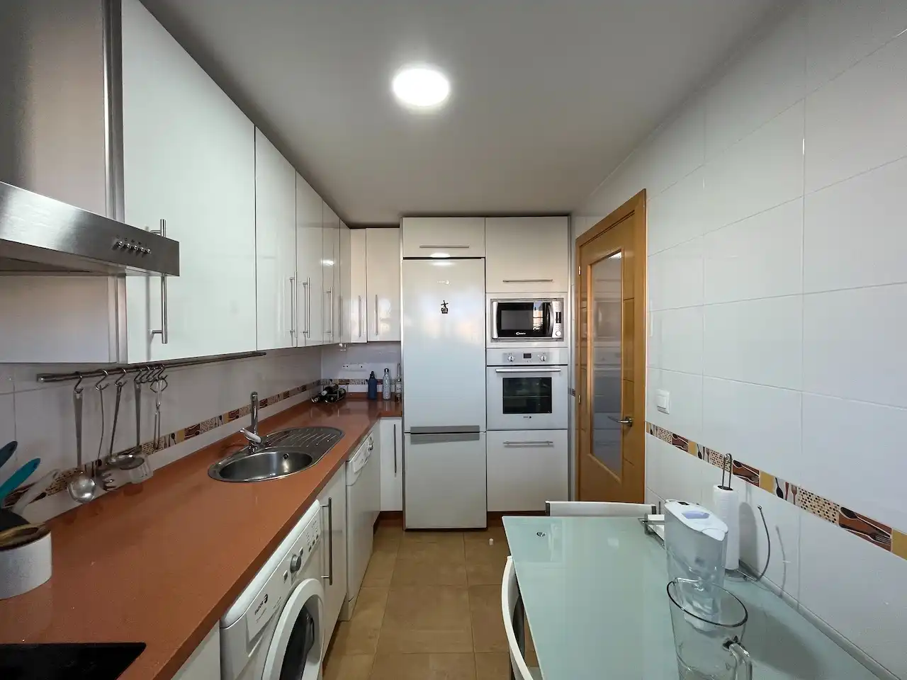 Cocina de Casa adosada en venta en Vélez-Málaga con Aire acondicionado, Calefacción y Jardín privado